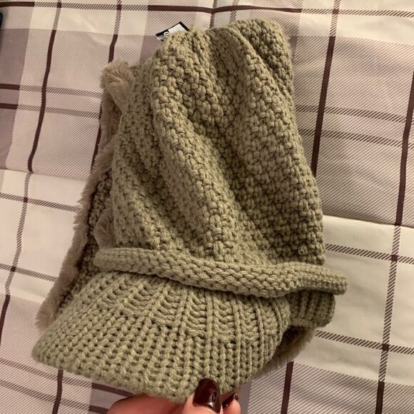 Knit winter hat & scarf set - Picture 3 of 5